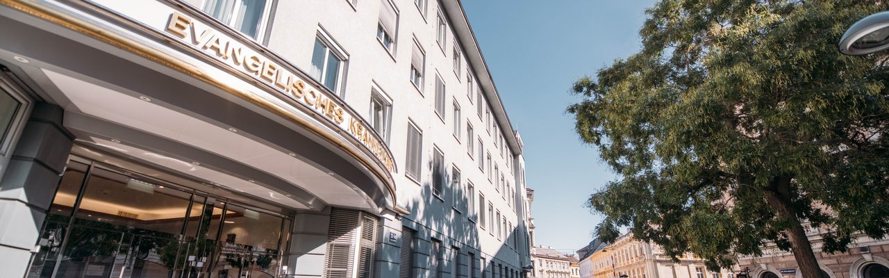 Außenansicht des Evangelischen Krankenhauses.